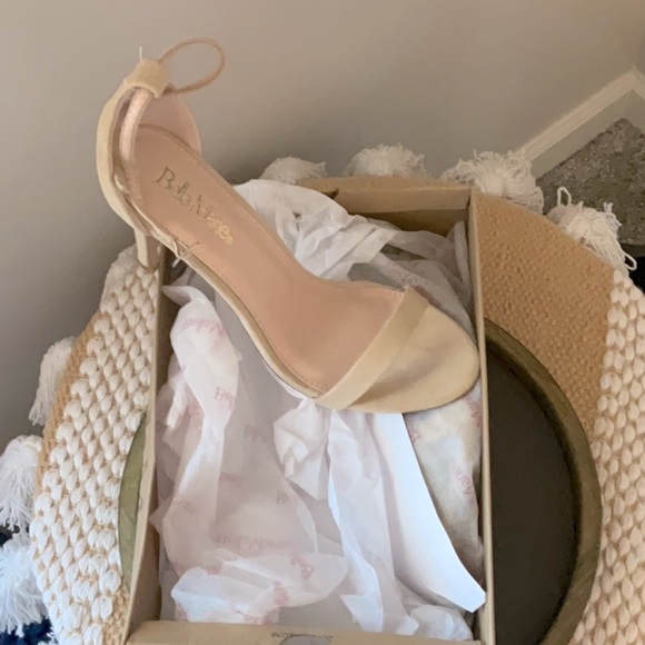 Bella Marie Suede Open Toe Heels NIB. They’re in soft nude/beige Size 8.5, NEW!! - Picture 3 of 8